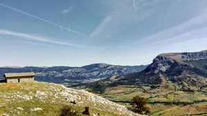 La ruta a un paisaje impresionante a un pueblo de Navarra con parada en dos restaurantes