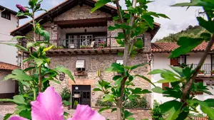 El restaurante en un pueblo de Navarra que conquista con su solomillo de vaca con foie y salsa de pimienta