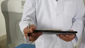 Un estudio avisa de que un tratamiento conservador es más seguro en tumores de un temido cáncer