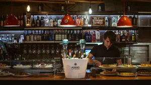 El juego viral de un bar de la calle Estafeta de Pamplona que reta a sus clientes: muy pocos lo consiguen