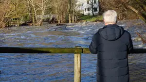 Las sorprendentes imágenes del Río Arga a su paso por Pamplona tras el fuerte temporal