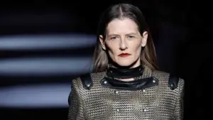 Guiomar, la modelo navarra de 55 a&ntilde;os que triunfa en la Fashion Week de Madrid y en pasarelas de todo el mundo
