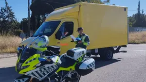 La multa que te puede caer en Navarra por conducir un coche con la ITV caducada: cada vez hay más