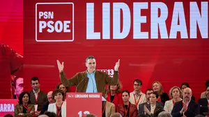 Pedro Sánchez viene a Navarra al congreso del PSN y habla más del PP y de Vox que de su partido