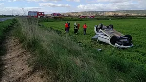 Un aparatoso accidente de tráfico en Navarra deja un hombre de 45 años herido grave