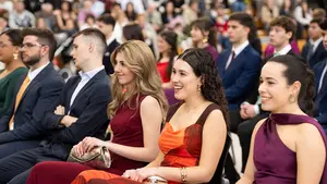 Miles de personas se reúnen en la Universidad Pública de Navarra por un motivo muy especial