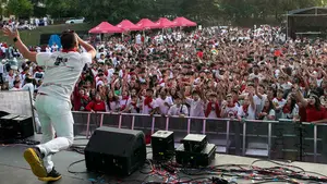 DJ's de éxito y espectáculos únicos: las novedades que revolucionan la Zona Joven de San Fermín