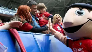 Ambiente familiar en El Sadar: las mejores imágenes de la afición de Osasuna