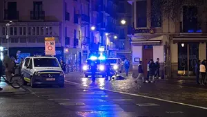 Detenido un joven de 19 años tras agredir a un menor en el cuello en plena madrugada en Pamplona