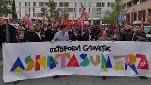 Ernai pide "libertad" en una manifestación proetarra en Berriozar llena de ikurriñas