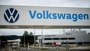 Enfado de los sindicatos en Volkswagen Navarra tras el aviso de "consecuencias" por las pagas de rendimiento