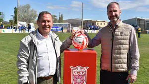 10.000 balones de fútbol para la nueva temporada en Navarra: presentados los oficiales para la 2025-2026