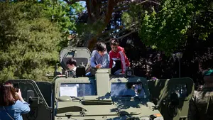 Escalada, tanques y helic&oacute;pteros: las mejores im&aacute;genes de la jornada de puertas abiertas del Ej&eacute;rcito en Pamplona