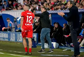 El entrenador del Alavés responde a los gritos de su afición cuando le pedían fallar el penalti contra Osasuna