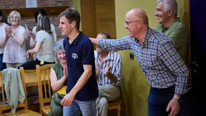 Juan Carlos, de la carnicería de un pueblo de Navarra, triunfa con su hamburguesa de pato y frambuesa