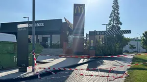 Sorpresa entre los clientes por el cierre del restaurante McDonald’s junto a la Morea en Cordovilla