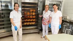 La tienda de Pamplona de asados para llevar que cumple 30 años y está llena todos los fines de semana