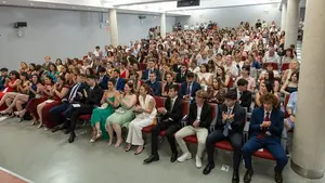 La gran fiesta en la UPNA que ha reunido a medio centenar de estudiantes y sus familiares