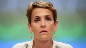 Chivite se echa a llorar y dice no saber si la corrupción y las mordidas de Cerdán afectan a obras en Navarra