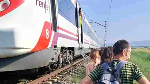 Una nueva avería en un tren deja a Navarra aislada por vía férrea: se organizan desplazamientos en bus