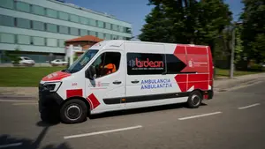 En estado muy grave un hombre tras estallarle una botella de aire comprimido en un centro de buceo de Navarra