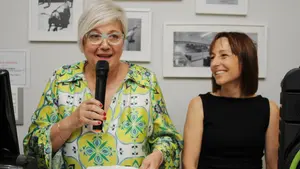 Tere le cede a Idoia su comercio de toda la vida tras 36 años detrás del mostrador en un pueblo de Navarra