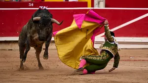 El torero Rafaelillo abandona Pamplona para continuar con su recuperación tras la grave cogida