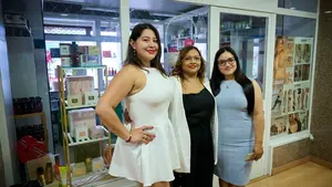 Abren tres nuevos negocios de una tacada en un mercado de Pamplona con ideas originales