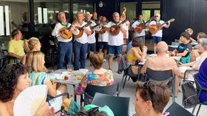 El Chupinazo más musical a 40 grados en las fiestas de Oberena: las mejores imágenes