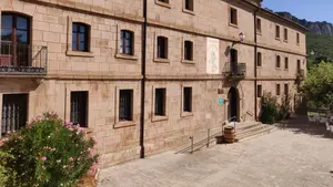 El santuario en Navarra que se levantó junto a una cueva en la que se encontró la imagen de la Virgen
