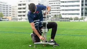 El campo municipal de fútbol de Pamplona que estrena un nuevo césped artifical y usarán 38 equipos