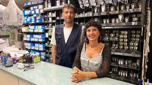 Los hermanos que cumplen 25 años en la tienda que abrieron sus padres: “No tenemos ninguna intención de cerrar”