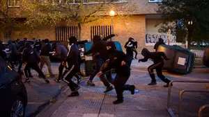 Las juventudes del PSN se mimetizan con los abertzales tras la visita de Vito Quiles: "Hemos ganado, cierra al salir"