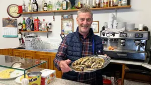 La bodega de la cuenca de Pamplona que triunfa con su comida casera: “Sardinas, orejas, callos y manitas con el sabor de siempre”