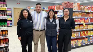 La emprendedora que abre su segundo supermercado en la cuenca de Pamplona: “Los clientes nos han acogido muy bien”
