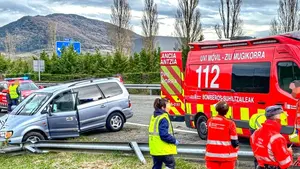 Herida una mujer de 44 años tras salirse de la vía en una autovía de Navarra