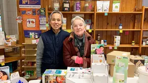 Cierra una tienda de Pamplona tras 41 años: la curiosa invitación de los dueños a sus clientes "de toda la vida"