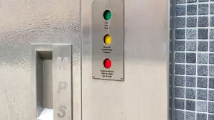 Un barrio de Pamplona estrenará un aseo autolimpiable junto a sus pistas deportivas a comienzos del próximo año