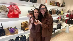 Segundo premio de la Loter&iacute;a de Navidad en una tienda del centro de Pamplona: "He pegado un grito"