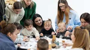 El programa de Fundaci&oacute;n "la Caixa" que consigue que menores vulnerables puedan graduarse en la ESO