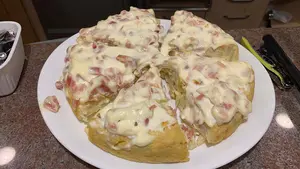 El nuevo bar de un barrio de Pamplona que triunfa con tortillas de patata de lujo y men&uacute; barato