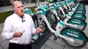 La empresa de las bicis el&eacute;ctricas vuelve a sacar los colores a Asiron y dice que no puede seguir por "los impagos"