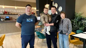 La familia que llena de clientes su nuevo asador en Pamplona: &ldquo;Lo petamos el fin de semana&rdquo;