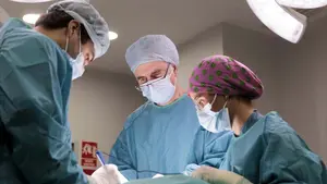 La Cl&iacute;nica Universidad de Navarra logra extirpar un c&aacute;ncer y confirmar su curaci&oacute;n en 30 horas