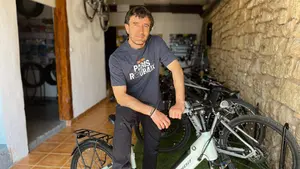 El emprendedor que abre una tienda de bicis en un pueblo de Navarra: &ldquo;Lo m&aacute;s dif&iacute;cil fue decidirme&rdquo;