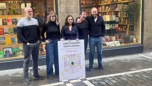 El cartel de una joven de Zizur Mayor pone imagen a los 10 a&ntilde;os de la feria del libro navarro