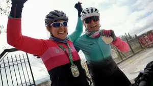 La primera Navarra Media Gravel Ride llena todas sus plazas con 60 ciclistas entre barro, vino y paisajes