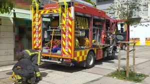 Grave incendio en la cocina de una vivienda de Pamplona: dos personas trasladadas al hospital