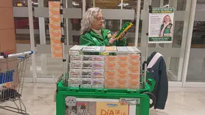 Lluvia de miles de euros: el cup&oacute;n de la ONCE reparte suerte en un centro comercial de Pamplona