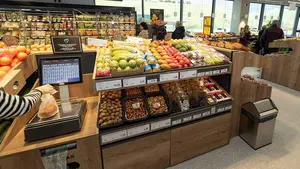 Abre un nuevo supermercado en Pamplona con 17 puestos de trabajo y m&aacute;s de 8.500 productos